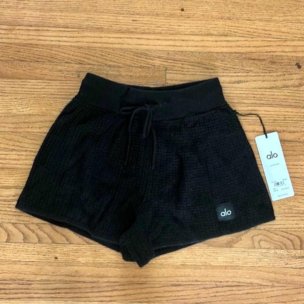 Alo Cashmere high waist plush waffle short black